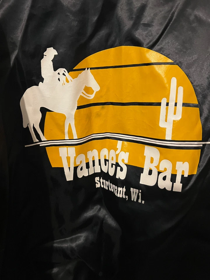 Chaqueta de bombardero vintage de satén Vance's Bar Sturtevant WI Country Western de los años 70-80 Foto 2 de 4