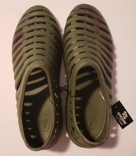 OT Revolution Mens Green Tie Dye Garden or Swim Sandals Men Medium 10-11 - New