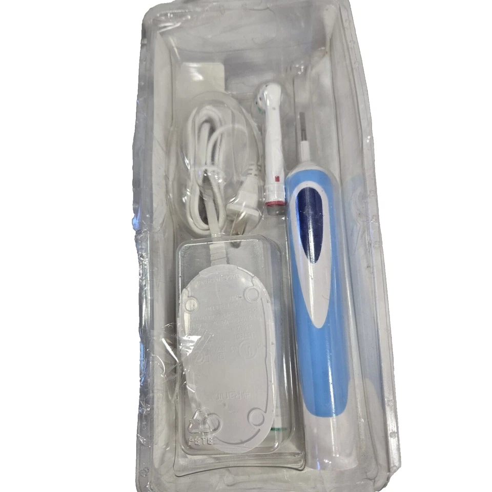 Перезаряжаемая зубная щетка CVS Easyflex Infinity с 2 насадками и зарядным основанием - Изображение 2 из 3