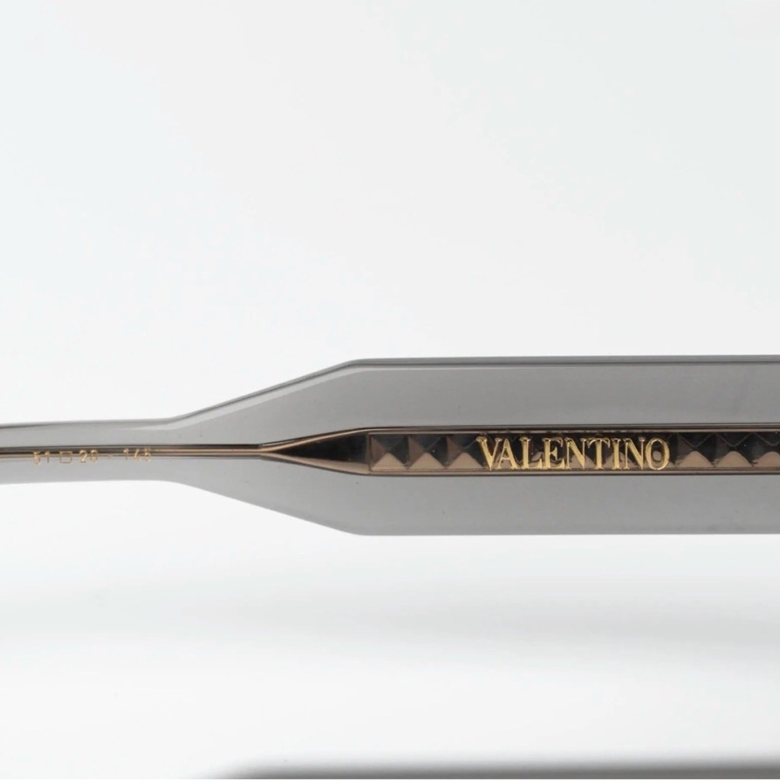  New! Valentino V TRE VLS 101C, Stylish Gray Sunglasses, Authentic thumbnail 9