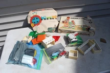 Lot of VTG Child Guidance Toys Inc Town USA 1 2 City Building Set PARTS ONLY