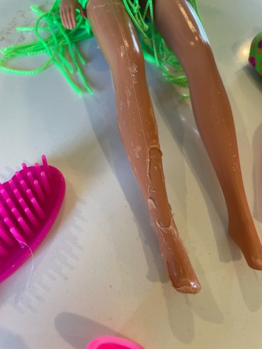Retro Mod Hippie Mattel 90's Barbie with All the Accessories Vintage - Picture 3 of 8
