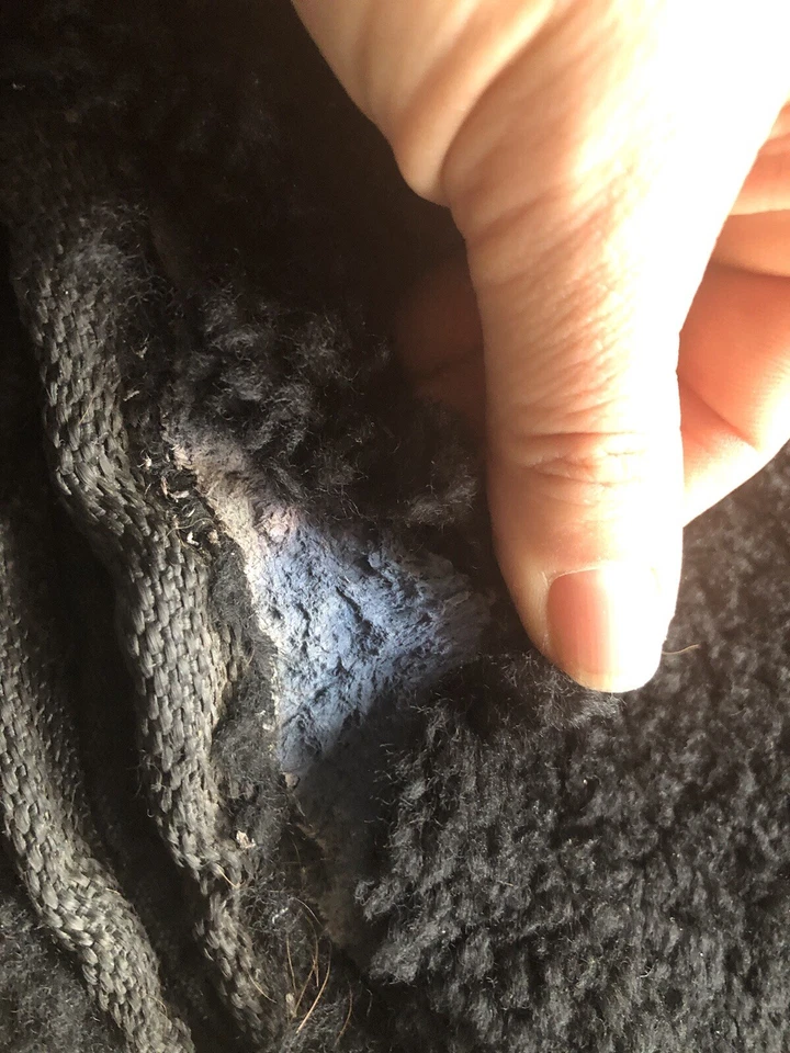 Almofada de sela Fleeceworks preta adestramento pele de carneiro - Imagem 4 de 4