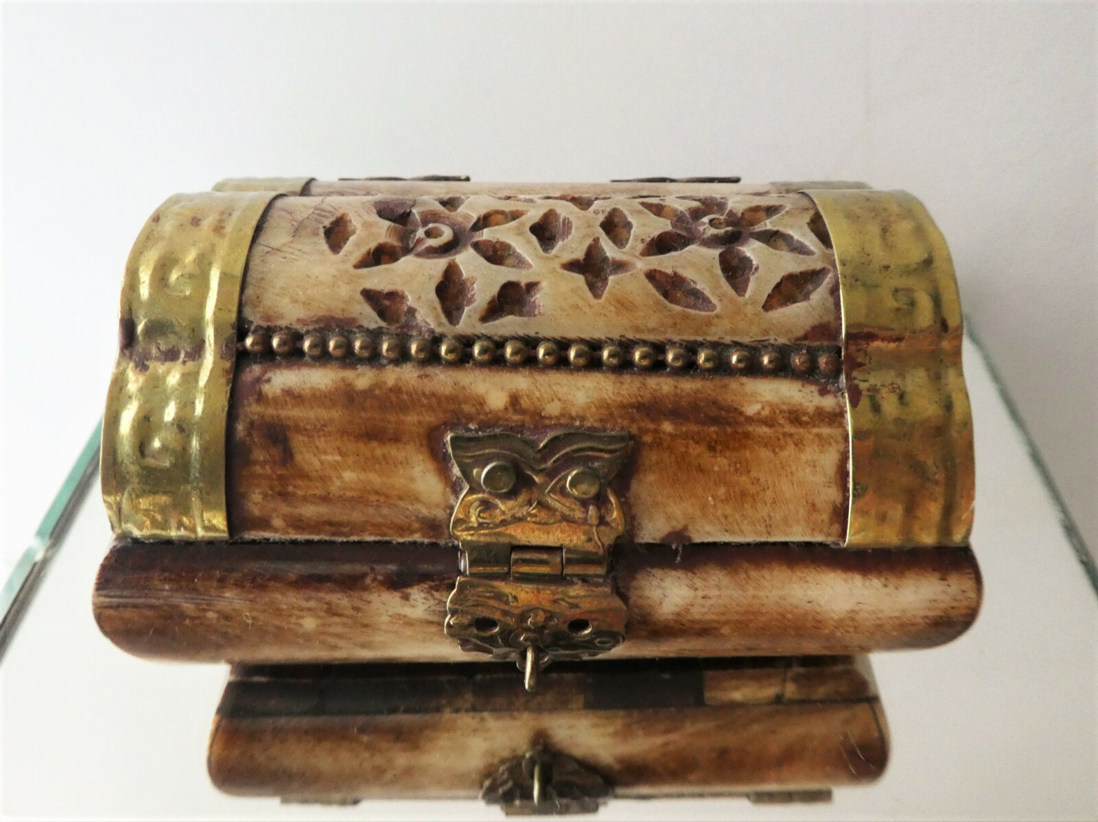 Vintage Camel Bone & Brass Small Asian Trinket Jewelry Box, Hinged Lid, Interior