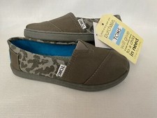 TOMS CLASSICS GREY SLIP ON COMFORT CANVAS SHOES SNEAKERS YOUTH KIDS GIRLS 12.5