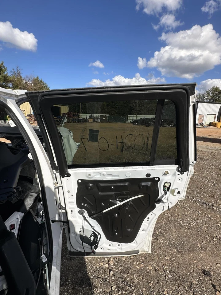 2015 - 2020 年吉姆西 YUKON 后门右壳面板白色 GAZ 原始设备制造商 — 第 3/3 张图片