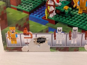 LEGO Minecraft: The Fortress (21127) - New Sealed! Damaged Box