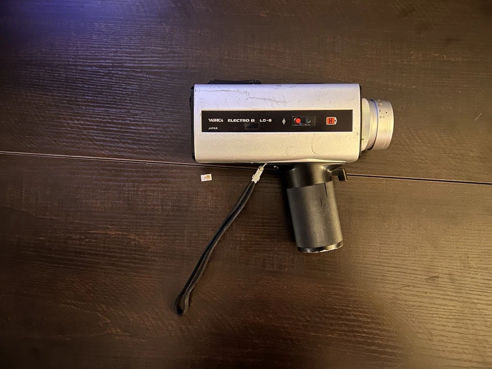 Винтажная пленочная кинокамера Yashica Electro 8 LD-6 Super 8 непроверенная как есть - Изображение 4 из 4