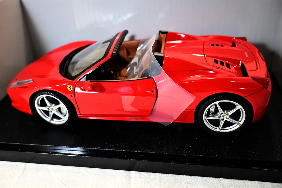 Automodello Ferrari 458 spider 1/18 Hot Wheels x5527 (Seconda mano) - Immagine 2 di 4