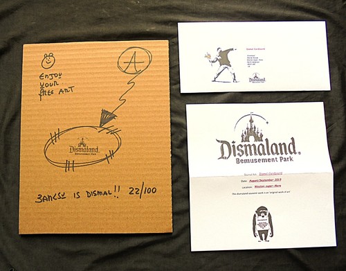 banksy dismaland cardboard - - - -/- - Imagen 2 de 2