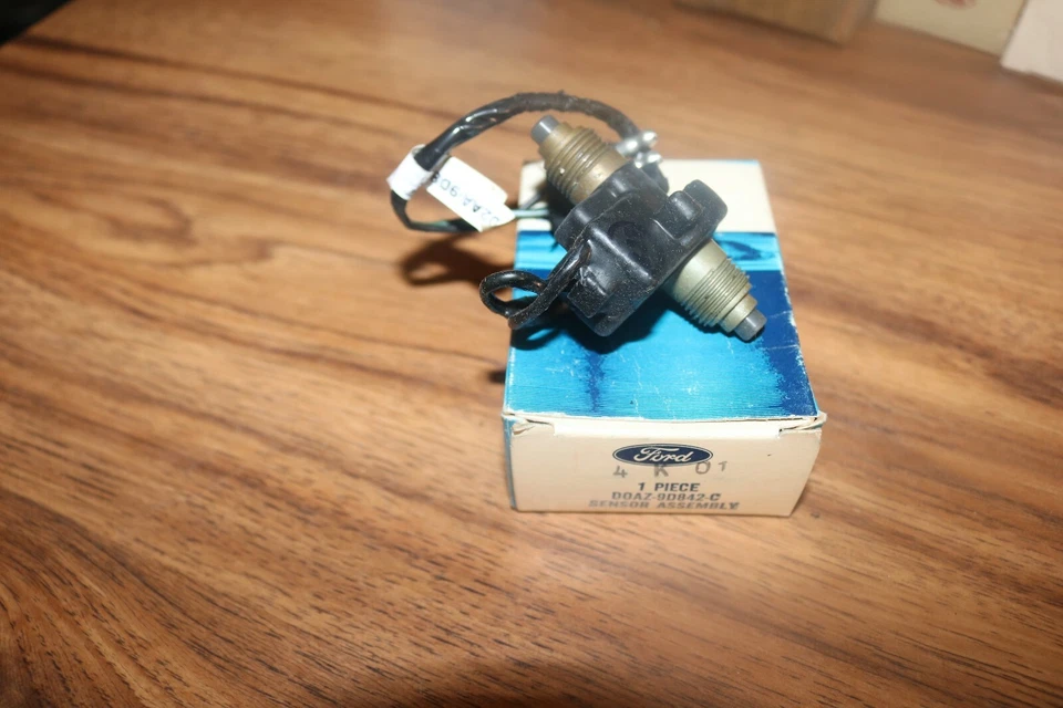 NOS 1970 71 72 Ford LTD Galaxie Thunderbird cruise control speed sensor  - Image 2 of 2