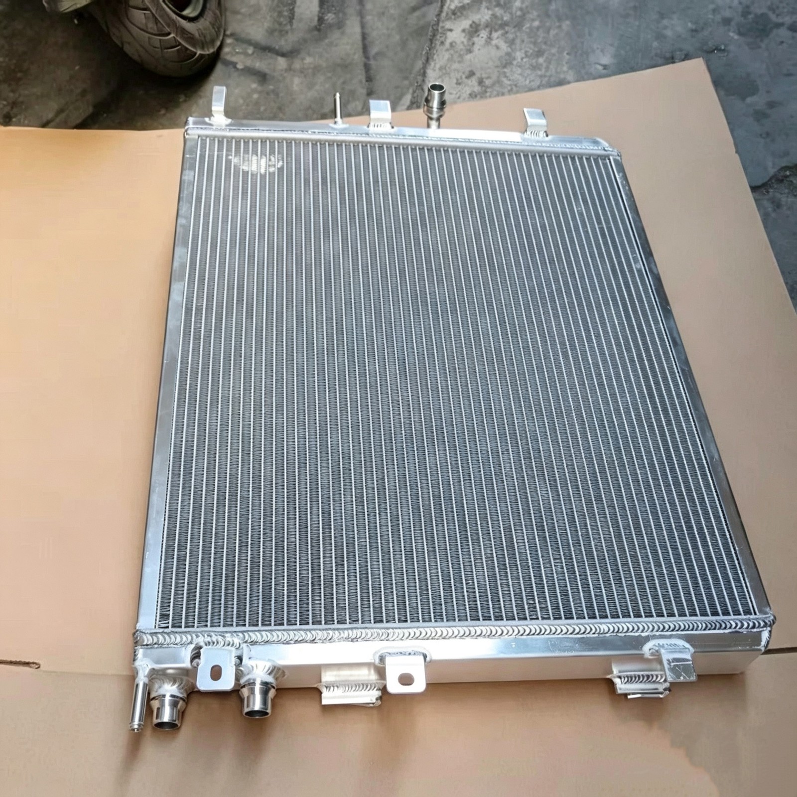 For 2021-2024 Aston Martin DBX Front Central Cooling Radiator MY83-61520-BA