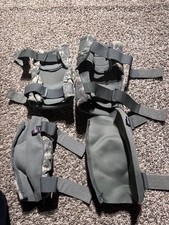 Durable U.S. Army knee and elbow pads. Camouflage pattern. Very Good Condition
