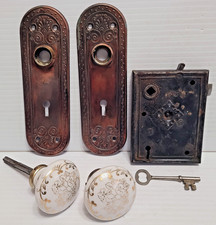 ANTIQUE FLORAL PORCELAIN  DOOR KNOBS ORNATE PLATES & LOCKING MECHANISM W/KEY