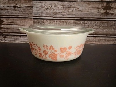 Pyrex Pink Gooseberry Casserole Bowl w lid 472 1.5 pint Vintage 1950s Cinderella