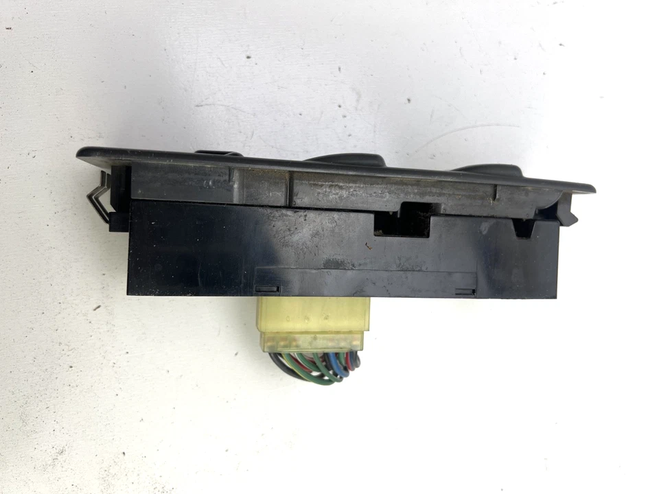 Главный выключатель стеклоподъемника в сборе для водителя Mitsubishi Montero 1992-1997 годов выпуска - Изображение 4 из 4