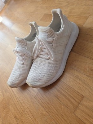 adidas Swift Run Weiß  Gr.6  Unisex Super Leicht Für Den Sommer