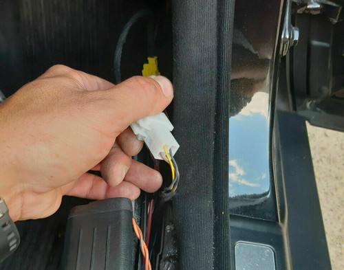 Mercedes C Class AUX Cable A2104405005 Alternative Aux Input Active W203 W209 - Picture 11 of 12
