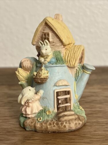 RABBIT COTTAGE WATERING CAN CLAY HOUSE  INSPIRED BY PETER RABBIT 🐇 COLLECTION - Afbeelding 1 van 13