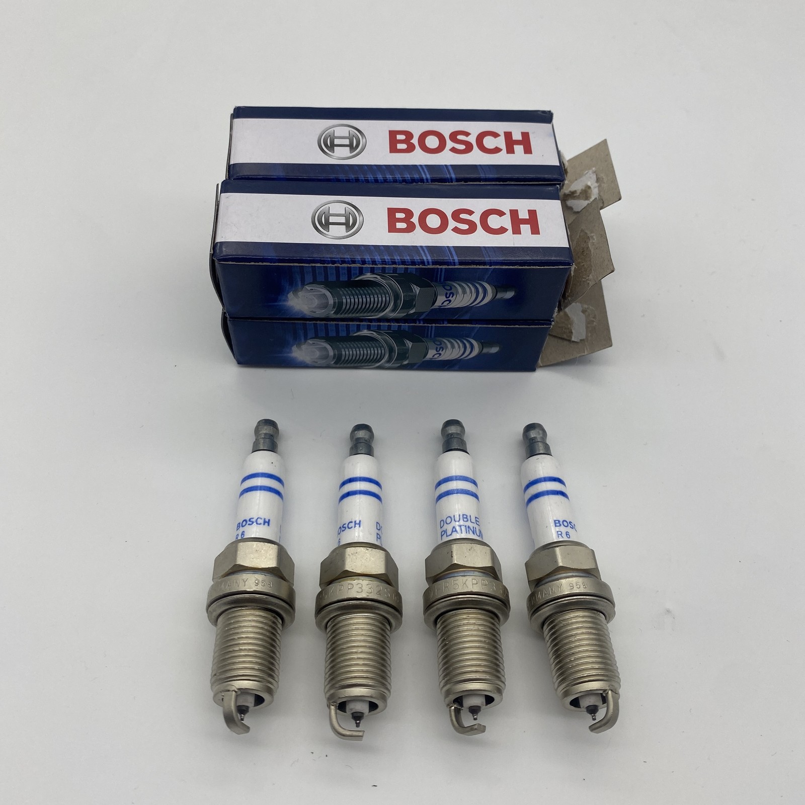 4X Spark Plugs Fits for AUDI Q5 A4 VW Jetta GTi 1.8T FR5KPP332S BOSCH 06H905611
