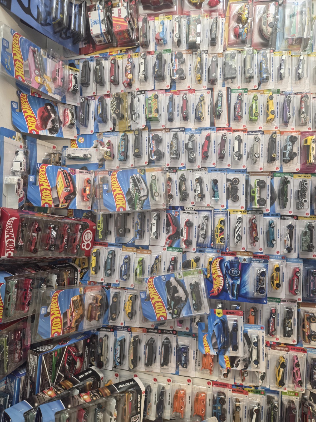 Hot wheels 72 Cars Guaranteed Treasure Hunts And 1 Super Treasure Hunt At Random
