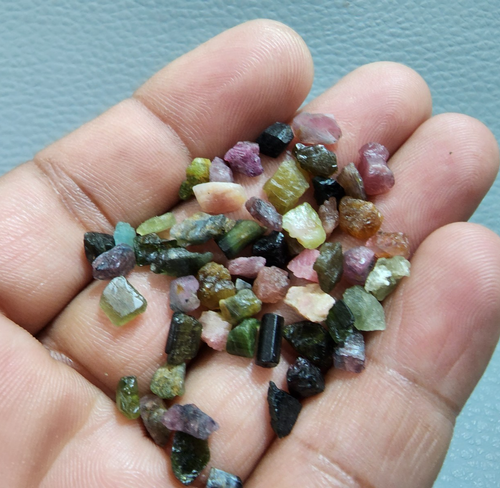 55 Pcs Glowing A+ Multi Tourmaline Rough Crystal Raw Size 6-10 MM Jewelry Making - Picture 5 of 6