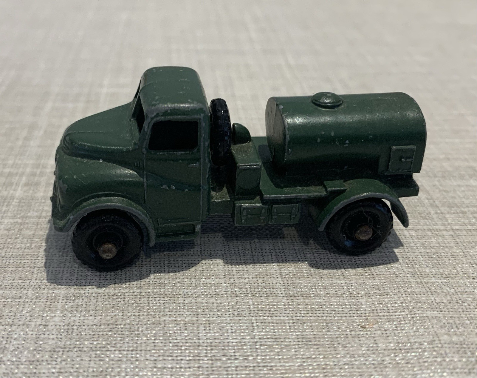 Matchbox 71a, Water Truck 200gal - Free Price Guide & Review