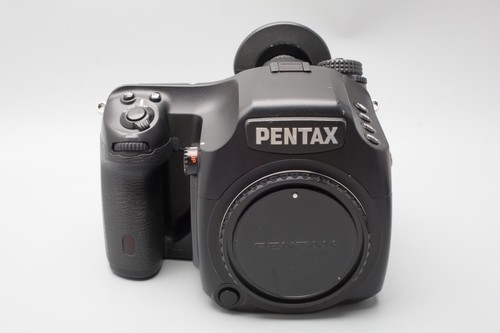 Pentax 645D 40MP Digital Medium Format Digital Camera, 645 D - Picture 2 of 11