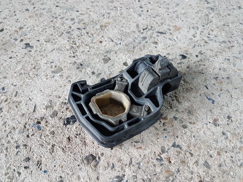 BMW 5er F07 F10 F11 LCI Halter Kühlermodul rechts 7575248