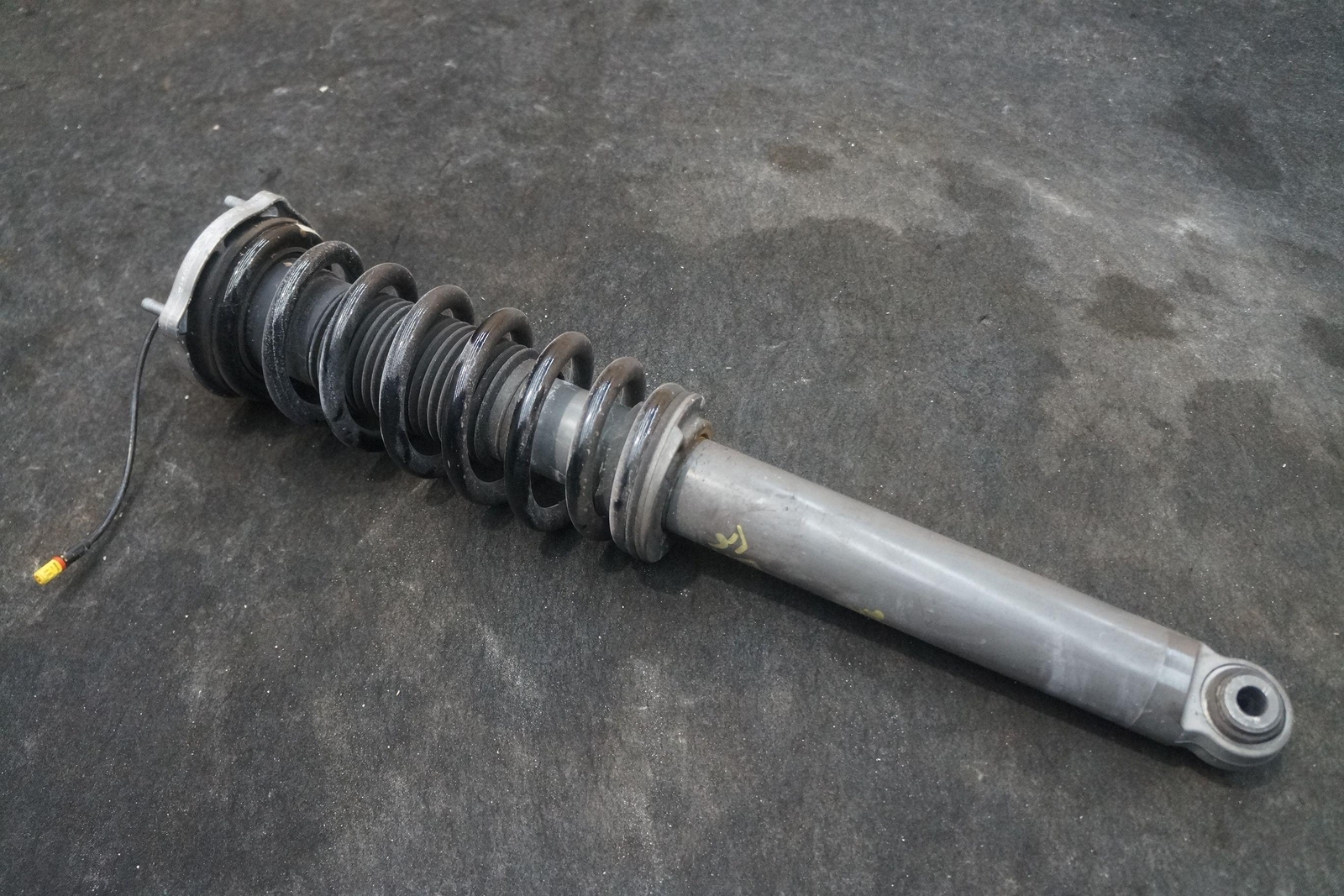 Front Left Shock Absorber Strut V8 JY53-18B036-GB OEM Aston Martin DB11 2020