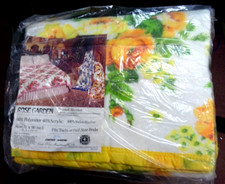 Vintage 1970s Rose Garden Printed Floral Twin-Full Size Blanket 72 X 90 MIB