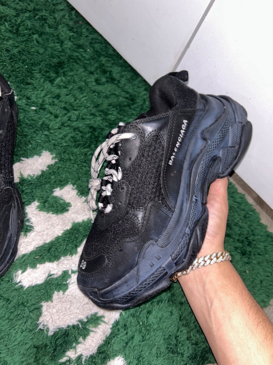 black balenciaga triple s size 39 (6 us )preowned amazing black balenciaga triple s size 39 (6 us )preowned amazing