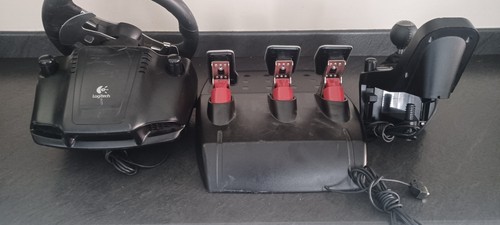 Volante Logitech G27 con pedales y palanca de cambios. Sin fuente de alimentación. - Imagen 5 de 7
