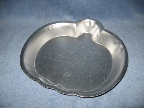 Wilton Pumpkin Pie Cake Pan 1996 2105-3970 Pie or Cake Mold