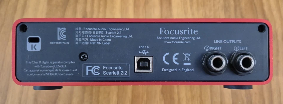 Focusrite 2i2 Scarlett Interfaccia Audio USB - Rosso - Immagine 4 di 4