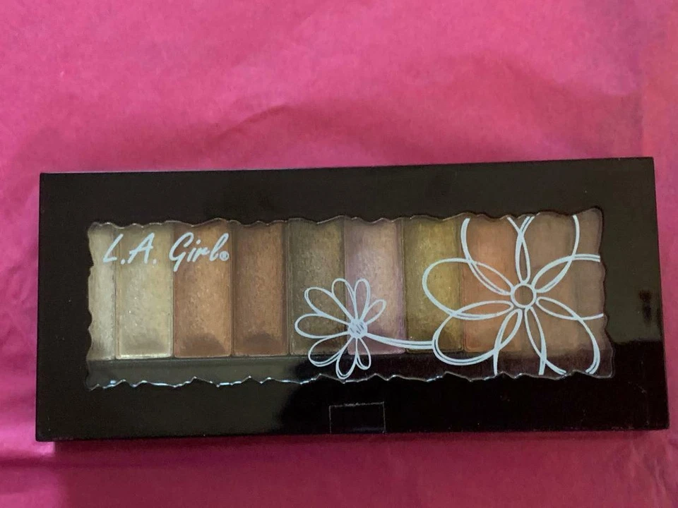 LA Girl HD10 Color Eyeshadow Palette- 1 set of 3 Different Palette for $14.99!!! Foto 4 de 4