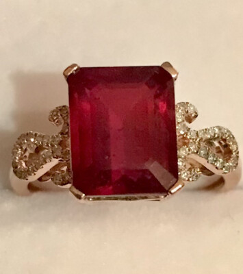 Massiver Rotgoldring 4,60 Karat natürlicher Rubin und Diamanten im Smaragdschliff
