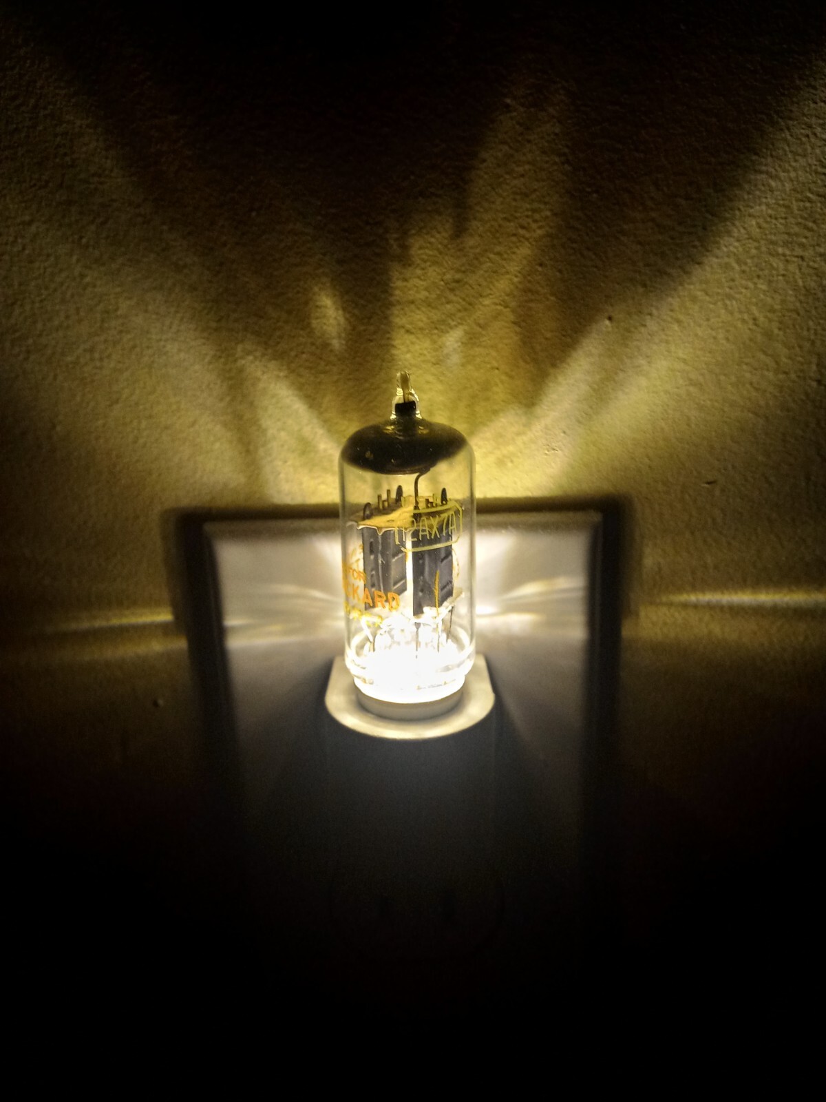 Vacuum Tube LED Night Light 12AX7 ECC83 Style White Automatic Light