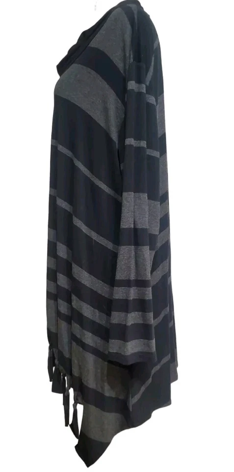 Top túnica cuello capucha a rayas etiqueta negra transparente dobladillo borla asimétrica Foto 2 de 4