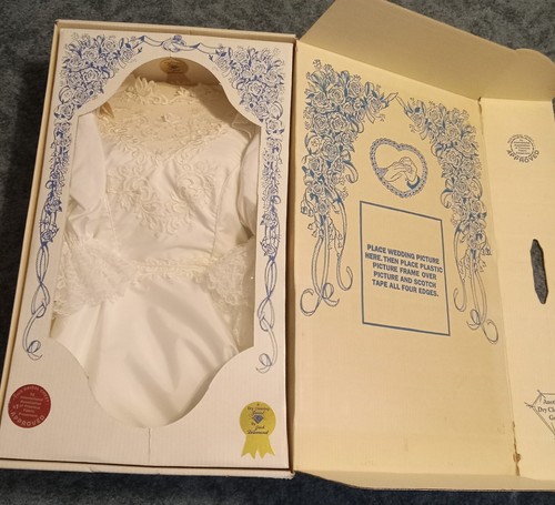 Vintage Preserved 80s Boxed White Size 18 Wedding Gown w/ Lace Front Decorations
