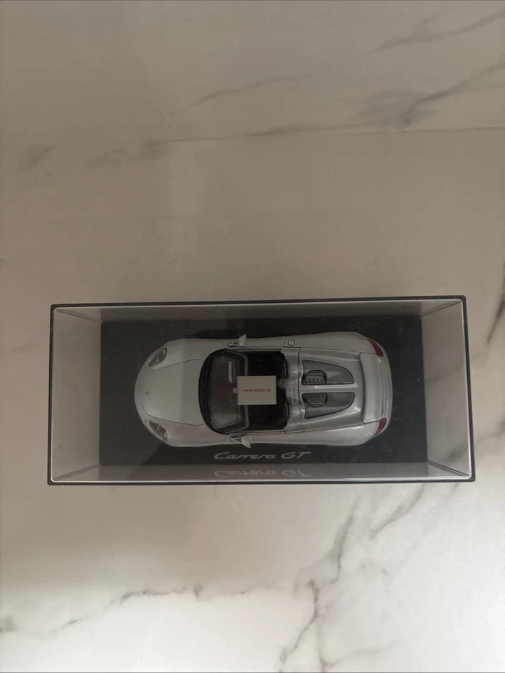 Porsche Carrera GT prata fundido modelo art dealer edição Minichamps - Imagem 2 de 4