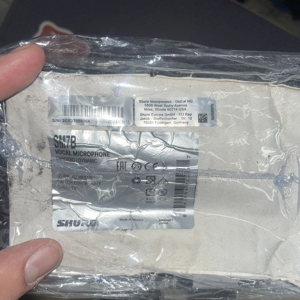 SM7B Vocal / Broadcast Microphone Cardioid Dynamic New - Image 4 of 4