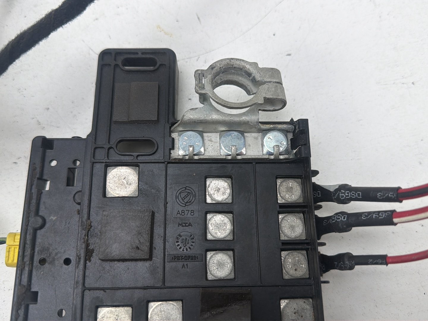Maserati Ghibli 2014-2017 Rear Battery connector