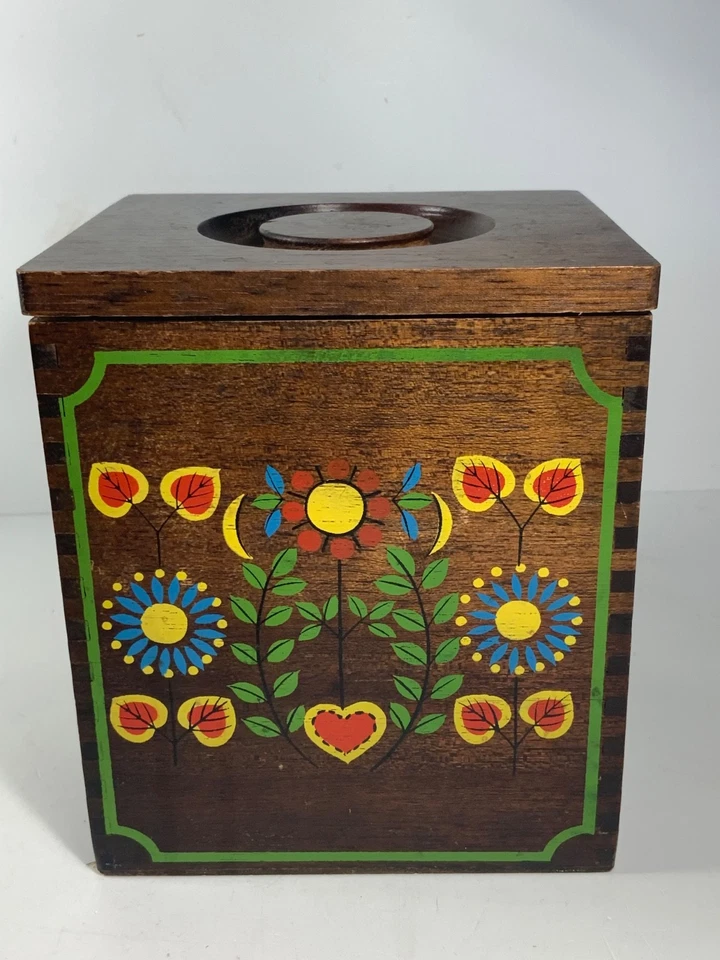 Set of 2 Vintage Folk Art Wooden Nesting Caddies with Plastic Liners - Image 2 of 4