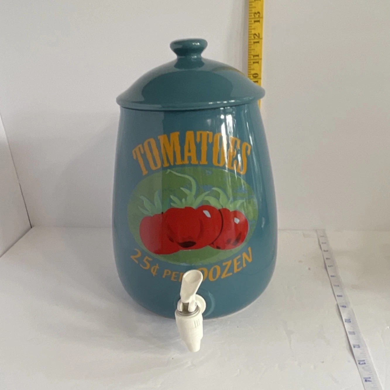 Tabia Ceramic Tomato Canister with Spout and Lid, Food/Kitchen Theme