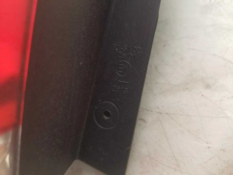 Volkswagen Golf Taillight Lamp Near Side Left Rear Outer Hatchback 2009 Mk6  - Image 2 of 4