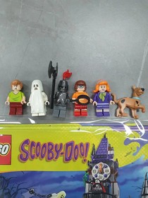 LEGO Scooby-Doo Mystery Mansion 75904 Assembly 1