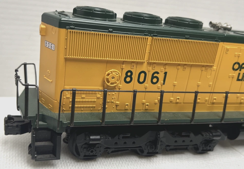 MTH MT-2047LP CHICAGO NORTHWESTERN #8061 EMD SD60M DIESEL W/PROTO-SOUND. NO BOX. - Image 4 of 4
