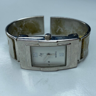E SF Japan Stainless Ladies Silver Metallic Cuff Untested
