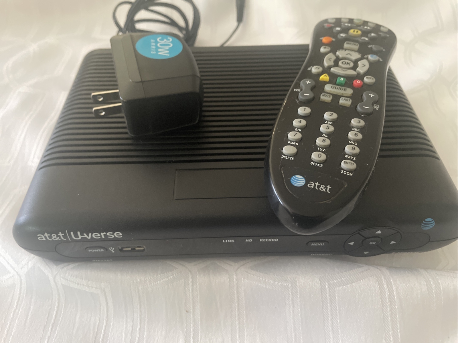 ARRIS VIP 2262 V2 AT&T UVerse CABLE & TV BOX. Includes power adapter